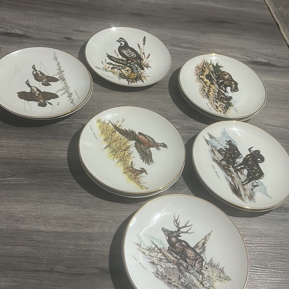 Clark Bronson decorative plates - Picture 1 of 11